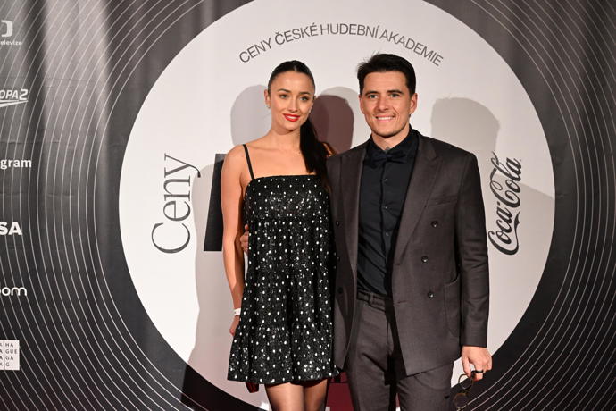 FOTO: Jakub Kotek s krásnou partnerkou. – stránka 4