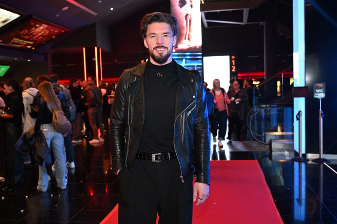 FOTO: Herec Matyáš Hložek. – stránka 22