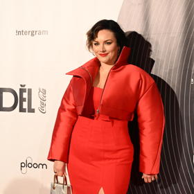 Ačkoliv před objektivy fotografů pózovala jako naprostá profesionálka, po celou dobu už statečně bojovala s nastupující nemocí.