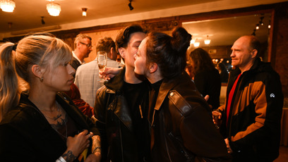 FOTO: Iveta Bendlová se přivítala s Jakubem Moulisem.