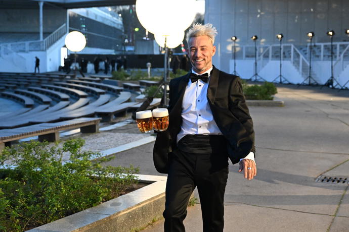 FOTO: Jakub Bína si nesl pivečko. – stránka 2