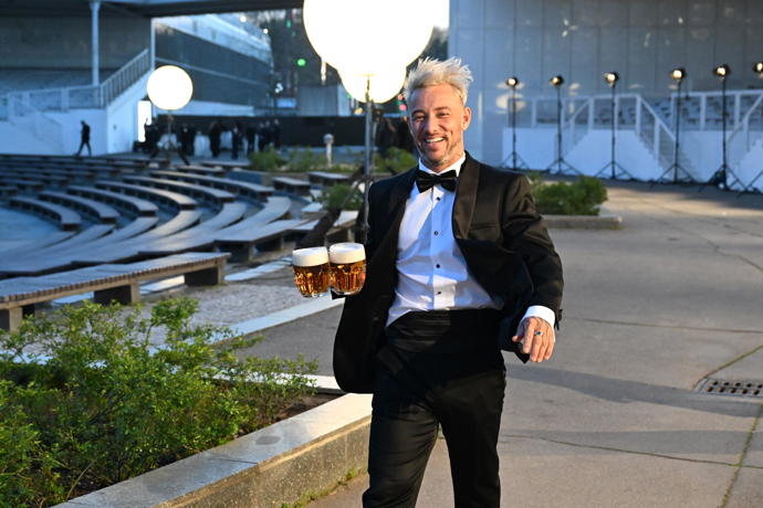 FOTO: Jakub Bína byl v dobrém rozpoložení. – stránka 8