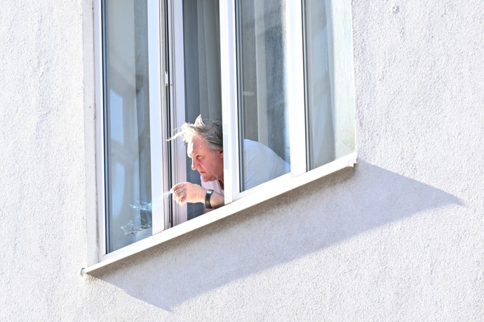 FOTO: Gérard Depardieu je v Praze. – stránka 37