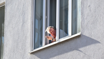 FOTO: Depardieu nevypadal, že by měl příliš dobrou náladu.