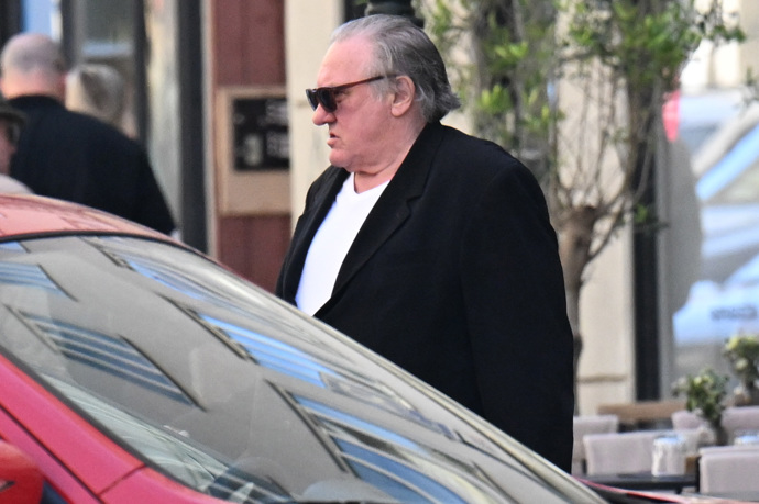 FOTO: Gérard Depardieu je v Praze. – stránka 20