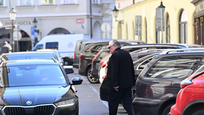 FOTO: Gérard Depardieu je v Praze.