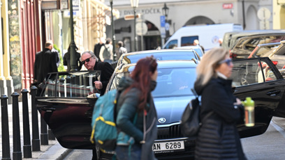 FOTO: Gérard Depardieu tráví volno v Praze.