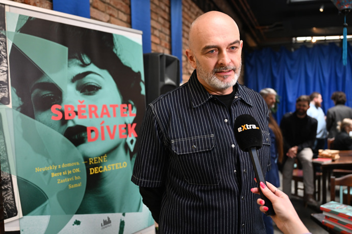 FOTO: René Decasetelo při rozhovoru pro eXtra.cz. – stránka 35