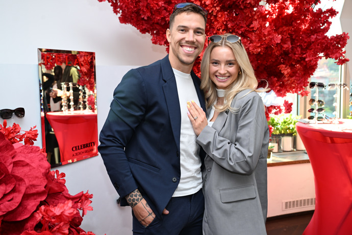 FOTO: Denisa Valová s manželem Kryštofem Novákem na oslavě 30. narozenin Relaxu. – stránka 3