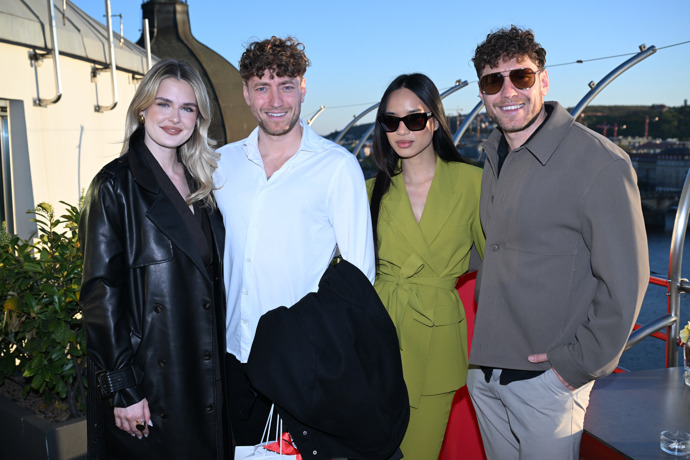 FOTO: Martin Dubovický a Miroslav Dubovický se svými partnerkami. – stránka 2