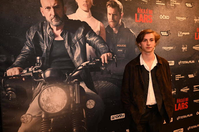 FOTO: Maximilián Dolanský na uvedení snímku Říkají mi Lars. – stránka 8