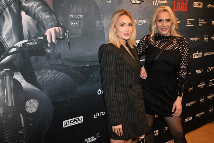 FOTO: Rika Fane vynesla do Lucerny odvážné krajkové mini.