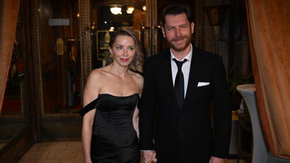 FOTO: David Švehlík vyvedl elegantní doprovod a něžně se držel za ruku.