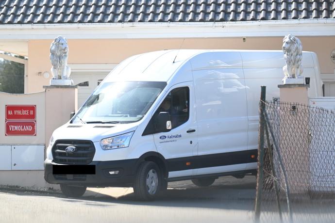 FOTO: Stěhováni úřadují u Lely a Karlose doma. – stránka 2