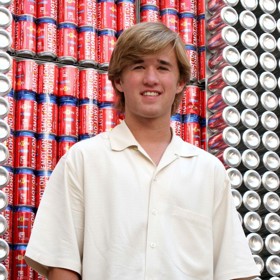 V pubertě Haley Joel Osment trochu ubral plyn, musel se vedle herectví soustředit na studium experimentálního divadla na newyorské univerzitě. V dospělosti pak na sebe upozornil ve snímcích Mroží muž nebo Zlo s lidskou tváří.