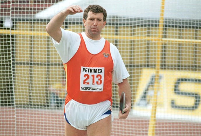 FOTO: Zemřel Imrich Bugár. – stránka 61