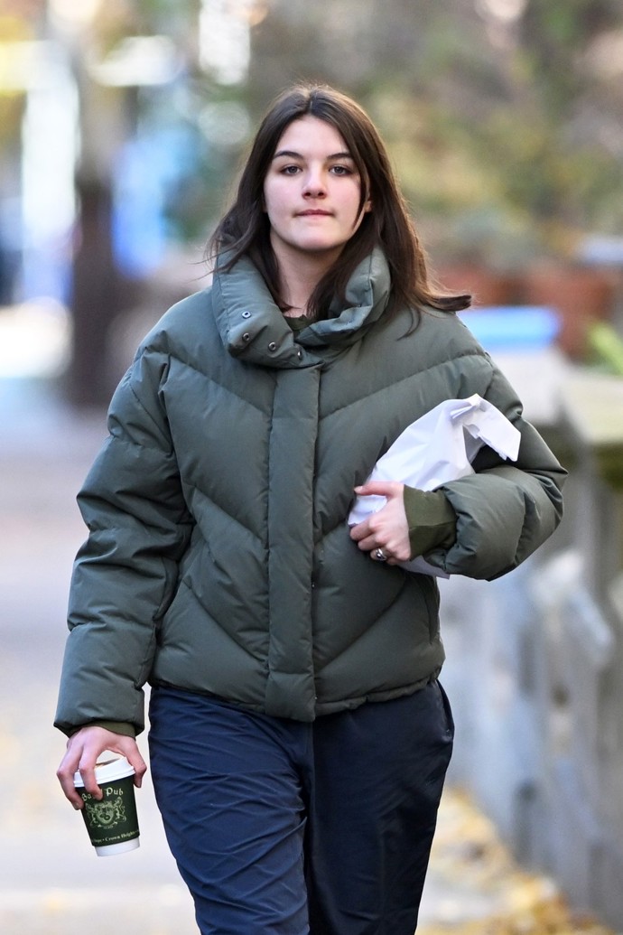 FOTO: Ze Suri Cruise je dospělá žena. – stránka 1