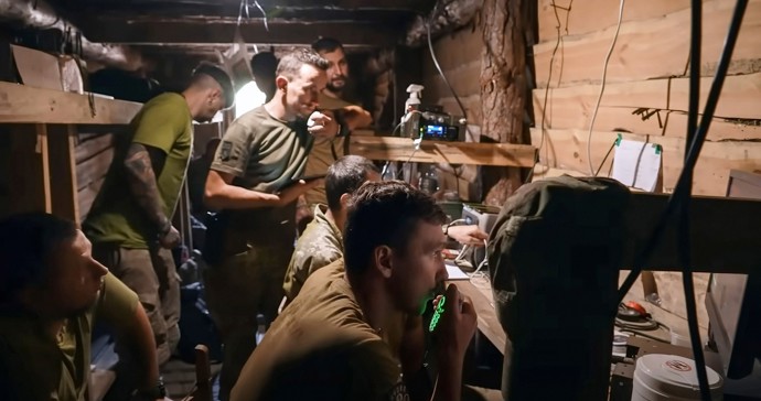 FOTO: Ukrajinští vojáci na frontě.