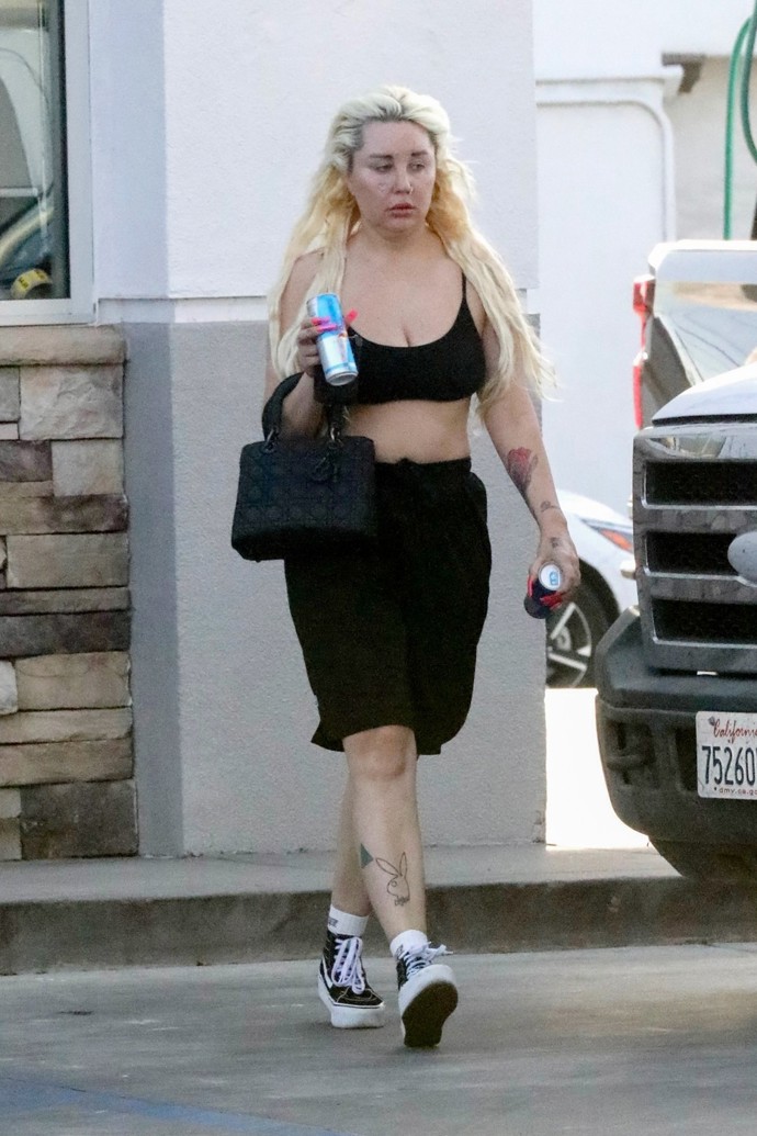 FOTO: Amanda Bynes začátkem roku 2026 viditelně zhubla. – stránka 1