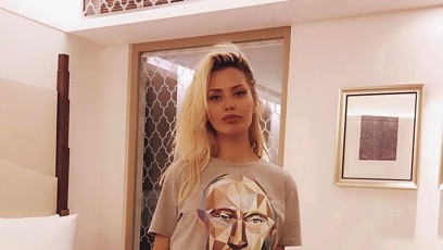 FOTO: Victoria Bonya dříve nosila oblečení s podobiznou Vladimira Putina.