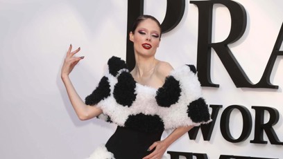 FOTO: Modelka Coco Rocha zvolila extravagantní róbu.