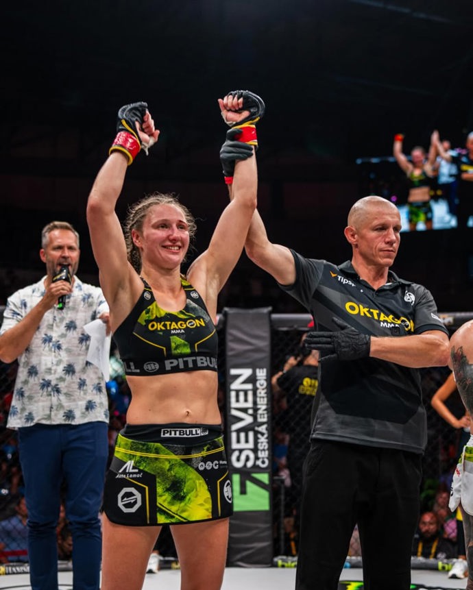 FOTO: Lucia Szabová drtí jednu soupeřku za druhou. – stránka 6