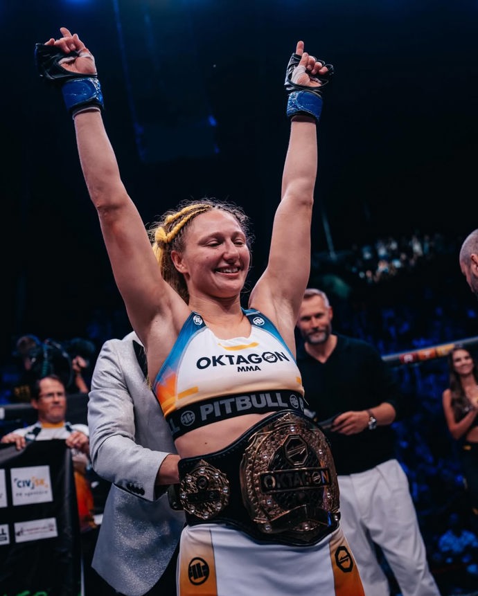 FOTO: Šampionka bantamové váhy Lucia Szabová. – stránka 4