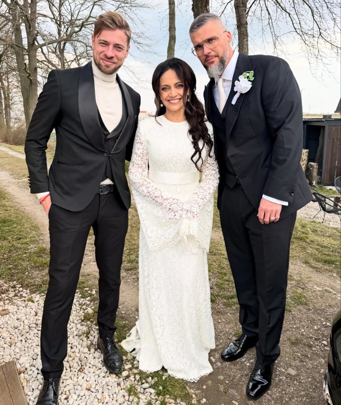 FOTO: Režisér Petr Větrovský se účastnil i samotného svatebního obřadu Lucie Bílé a Radka Filipi. – stránka 3