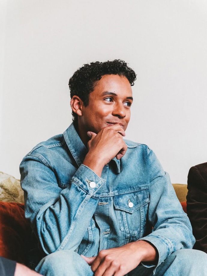 FOTO: Pro devatenáctiletého chlapce jde nejen o filmový debut. – stránka 3