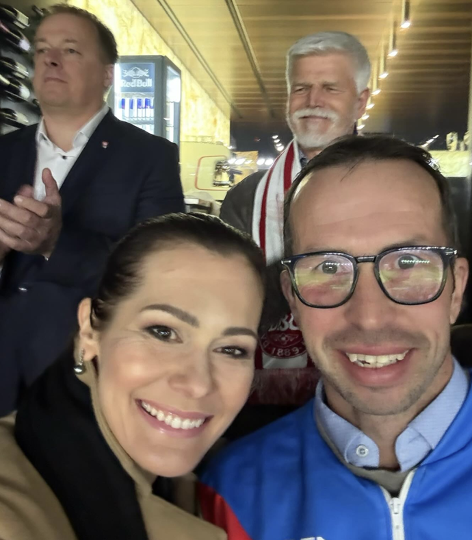 FOTO: Jana Doleželová přišla na fotbal, kdy Česko hrálo proti Irsku. – stránka 2