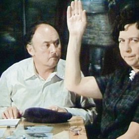 Věra Tichánková coby Černá kronika Pilátová. 