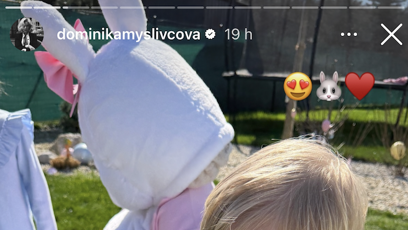 FOTO: Dominika Myslivcová vzala syna koledovat.
