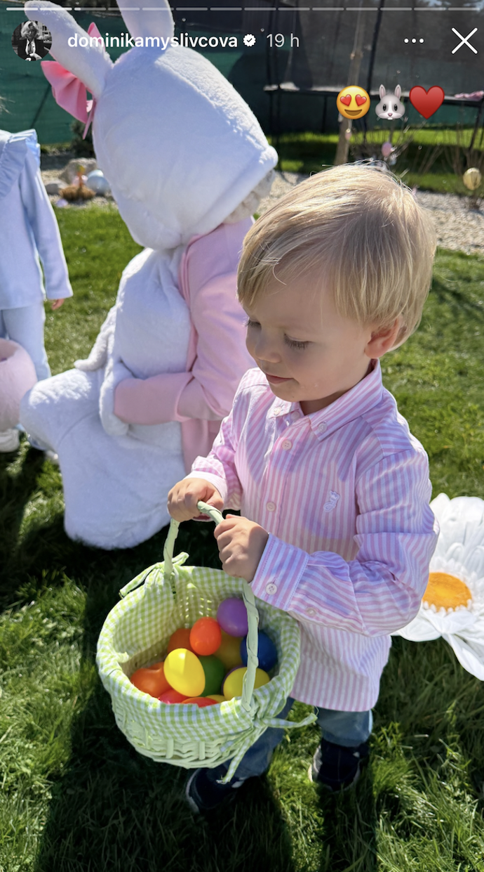 FOTO: Dominika Myslivcová vzala syna koledovat. – stránka 1