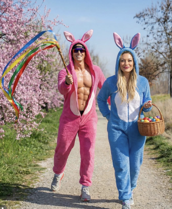 FOTO: Lucie Borhyová přidala AI fotku.