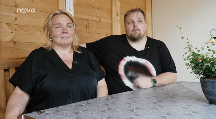 FOTO: Rodina má strach o jeho život. – stránka 124