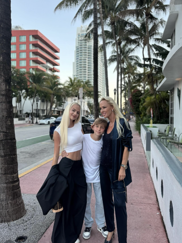 FOTO: Zuzana Belohorcová s dětmi.