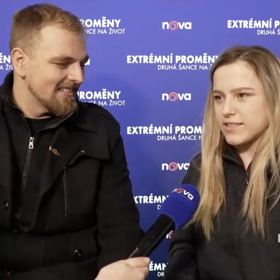 Matěj je do své partnerky Nikoly zamilovaný.