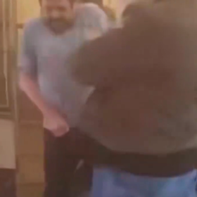 Pak došlo i na facku.