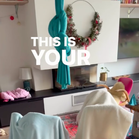 Pod deky schovala kočárky.