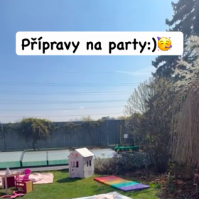 Na oslavu jim přeje počasí.