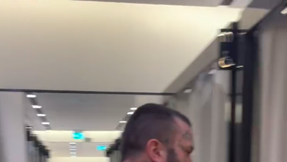 FOTO: Polonahý Leo Beránek šokoval zákazníky.