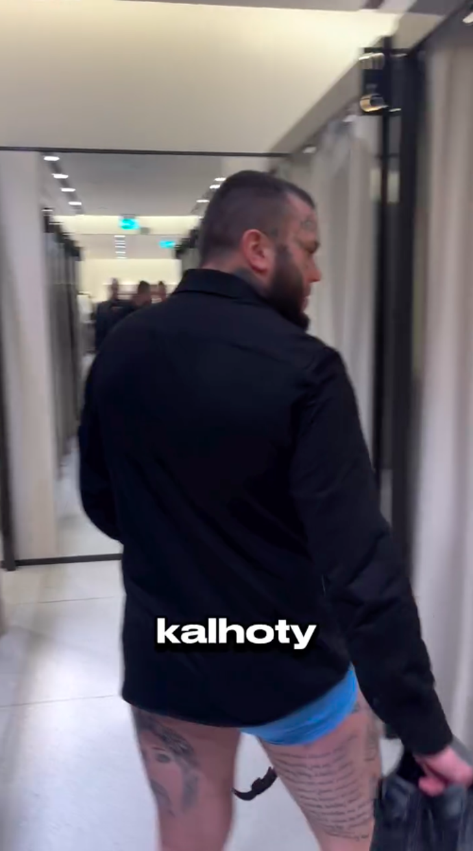 FOTO: Polonahý Leo Beránek šokoval zákazníky. – stránka 21