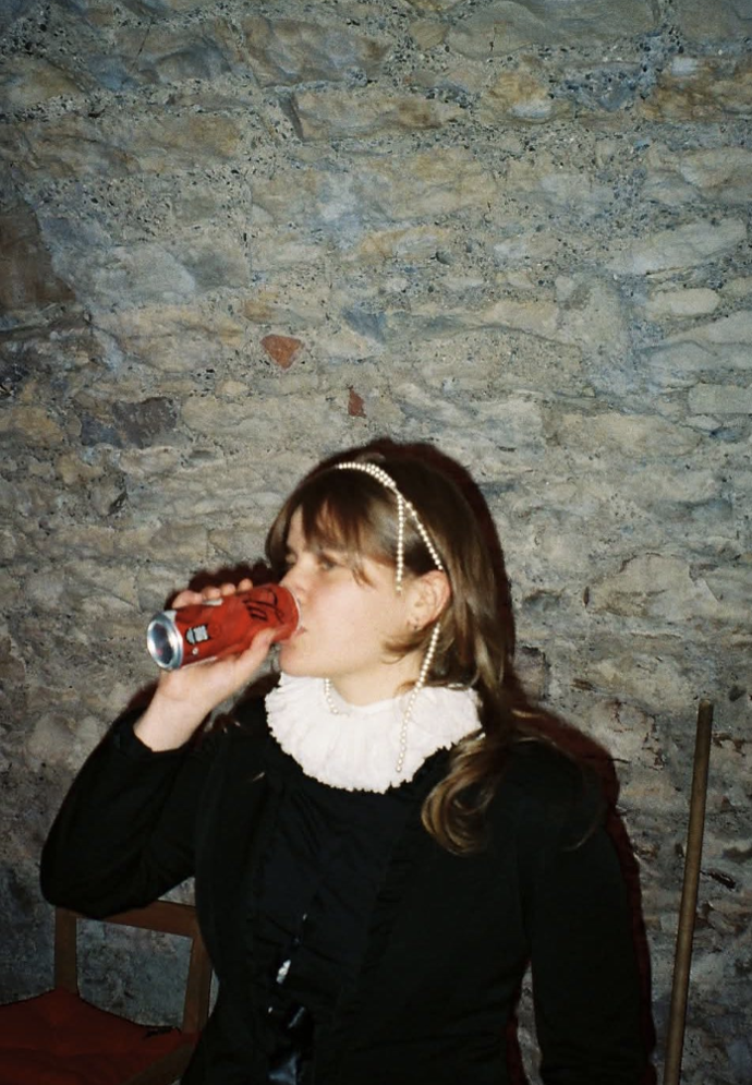 FOTO: Iris Hobson-Mazur zkritizovala Coca-Cola, sama ji pije. – stránka 12