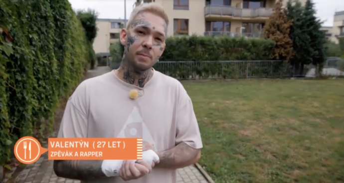 FOTO: Rapper se objevil v Prostřenu!. – stránka 1
