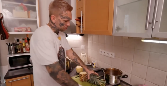 FOTO: Rapper se objevil v Prostřenu!.