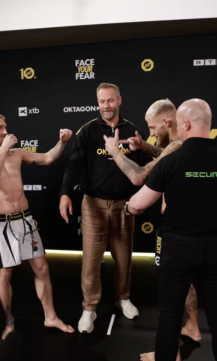 FOTO: Radek Rouchal se během staredownu pustil do soupeře. – stránka 16