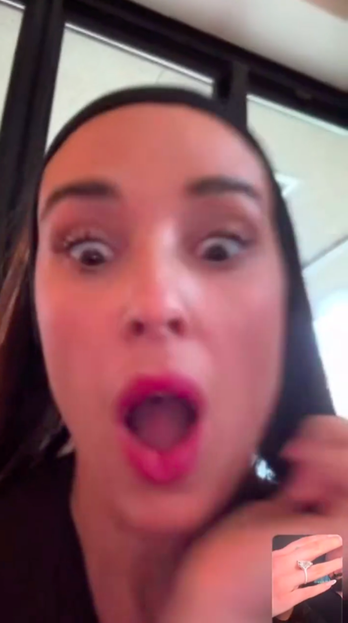 FOTO: Mezi lidmi co se to dozvěděli přes Facetime byla i Besky.