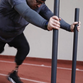 Marek Vala nemá nohu. 