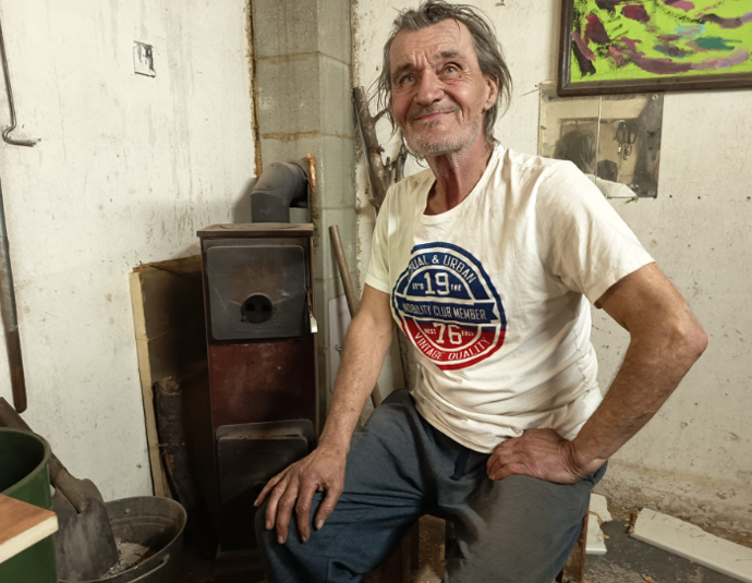 FOTO: Roman Dvorský pobírá dávky. – stránka 7