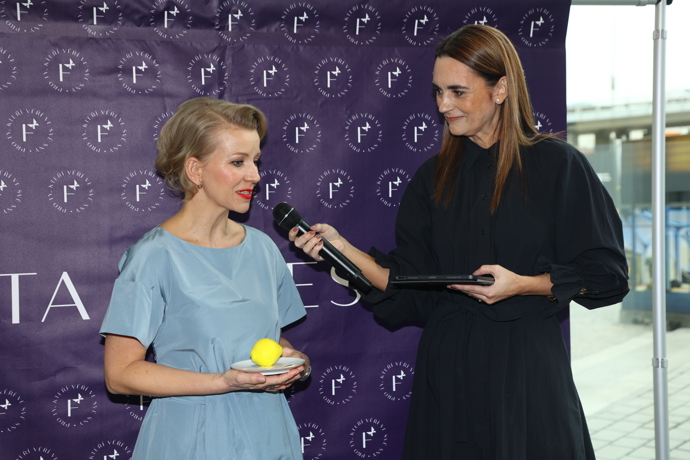 FOTO: Iveta Fabešová představila nový koncept své cukrárny. – stránka 16